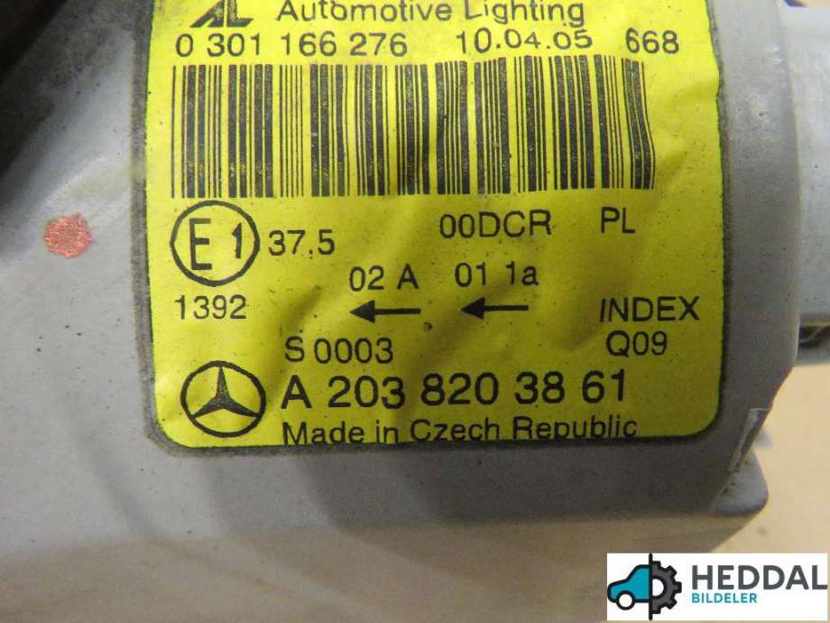 Frontlykt høyre xenon til Mercedes C-Klasse 2004-2007 (Fase 2) (W203) (W203) (MERCEDES|A 203 820 38 61|)