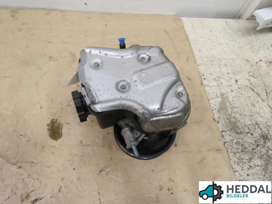 Servo pumpe mekanisk til Mercedes C-Klasse 2004-2007 (Fase 2) (W203) (W203) (MERCEDES|A 003 466 40 01|)