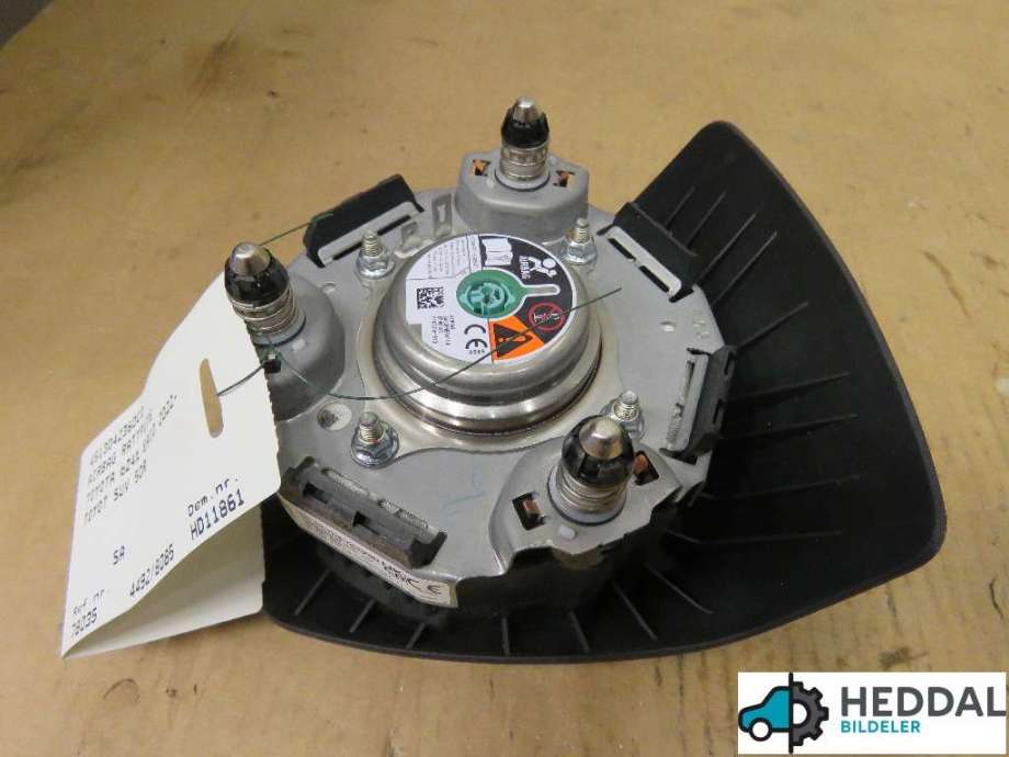 Airbag rattpute til Toyota bZ4X 2022-->>  (TOYOTA|4513042360C0|)
