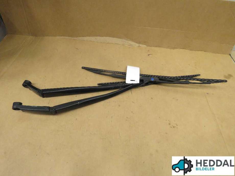 Viskerarmer frontrute til Toyota Land Cruiser 150 2014-->> (Fase 2) (TOYOTA|8521160310||8522160311)