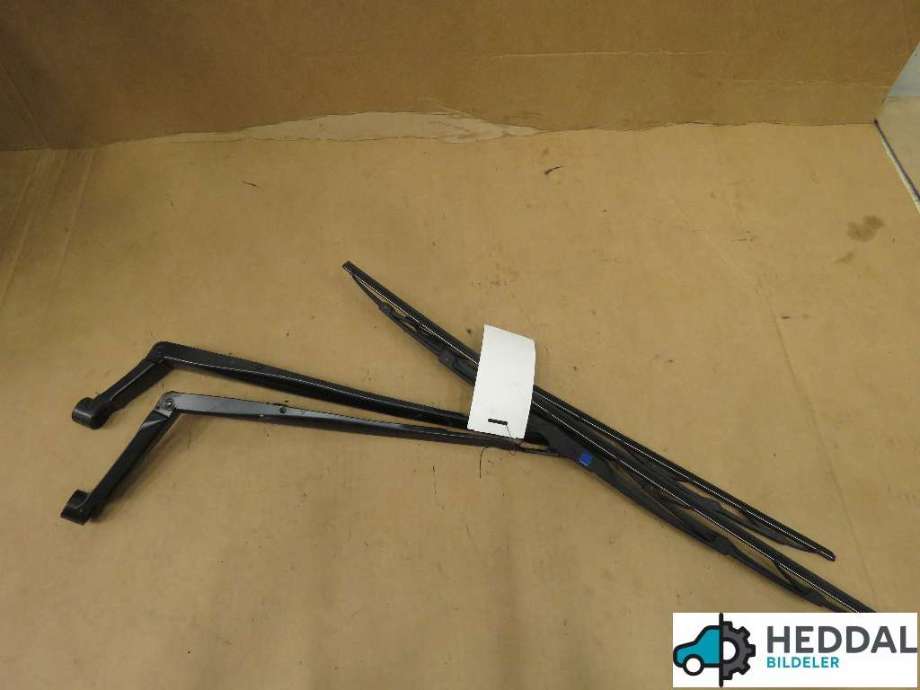 Viskerarmer frontrute til Toyota Land Cruiser 150 2014-->> (Fase 2) (TOYOTA|8521160310||8522160311)