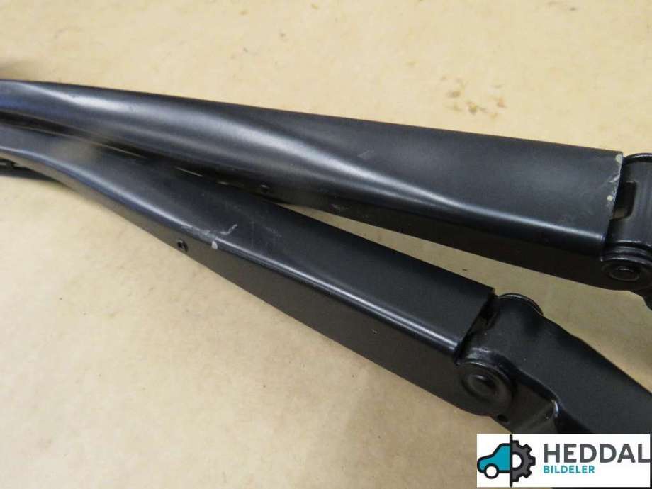 Viskerarmer frontrute til Toyota Land Cruiser 150 2014-->> (Fase 2) (TOYOTA|8521160310||8522160311)