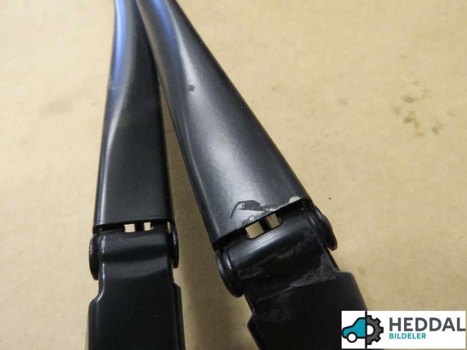 Viskerarmer frontrute til Toyota Land Cruiser 150 2014-->> (Fase 2) (TOYOTA|8521160310||8522160311)