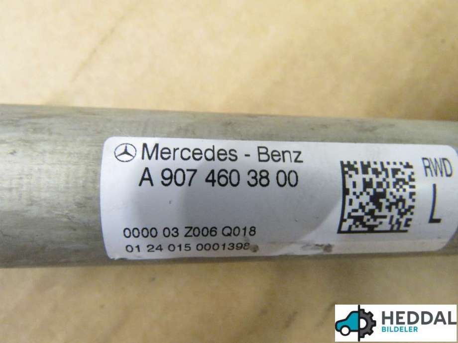 Rattaksel til Mercedes Sprinter 2018-->> (907/910) (907/910) (MERCEDES|A 907 460 81 04|)