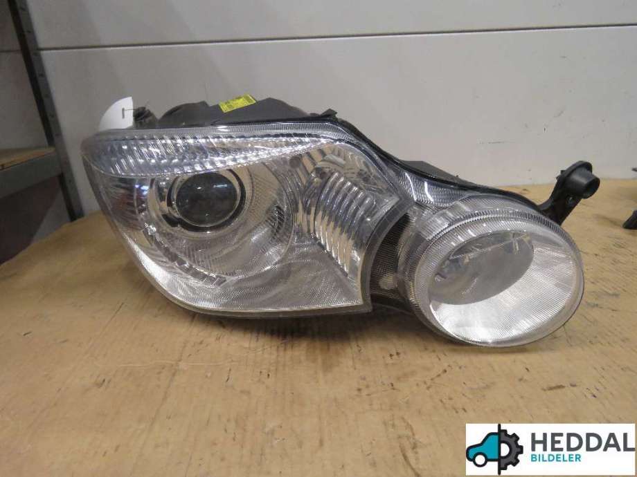 Frontlykt høyre halogen til Škoda Yeti, 2009-2013 (Fase 1) (SKODA|5L1 941 018 C)