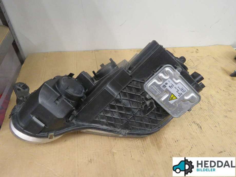 Frontlykt høyre halogen til Škoda Yeti 2009-2013 (Fase 1) (SKODA|5L1 941 018 C|)