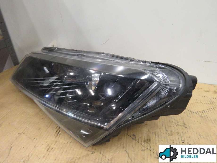 Frontlykt venstre halogen til Škoda Superb 2015-->> (Type III)  (SKODA|3V1 941 017 A|)