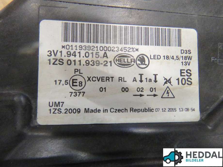 Frontlykt venstre halogen til Škoda Superb 2015-->> (Type III)  (SKODA|3V1 941 017 A|)