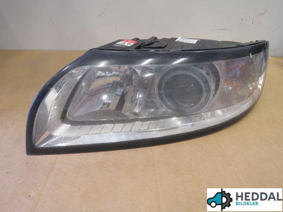 Frontlykt venstre xenon til Volvo V50 2007-2012 (Fase 2) (VOLVO||31265698)