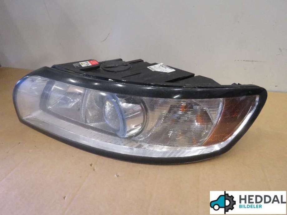 Frontlykt venstre xenon til Volvo V50 2007-2012 (Fase 2) (VOLVO||31265698)