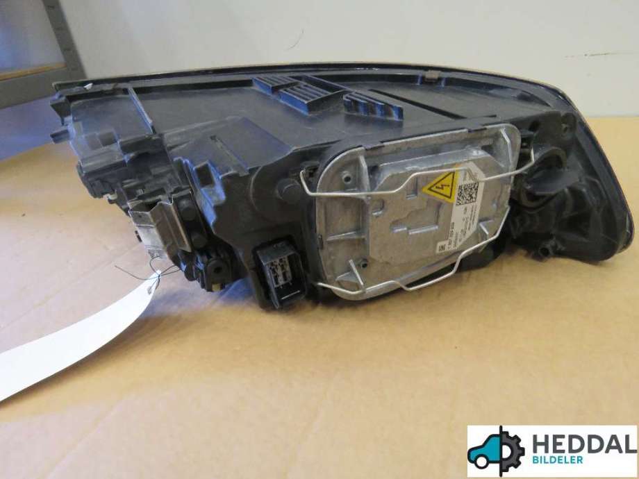 Frontlykt venstre xenon til Volvo V50 2007-2012 (Fase 2) (VOLVO||31265698)
