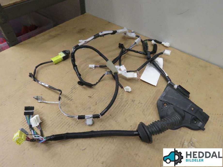 Ledningsnett til Toyota Land Cruiser 150 2014-->> (Fase 2) (TOYOTA|8215160S10|)