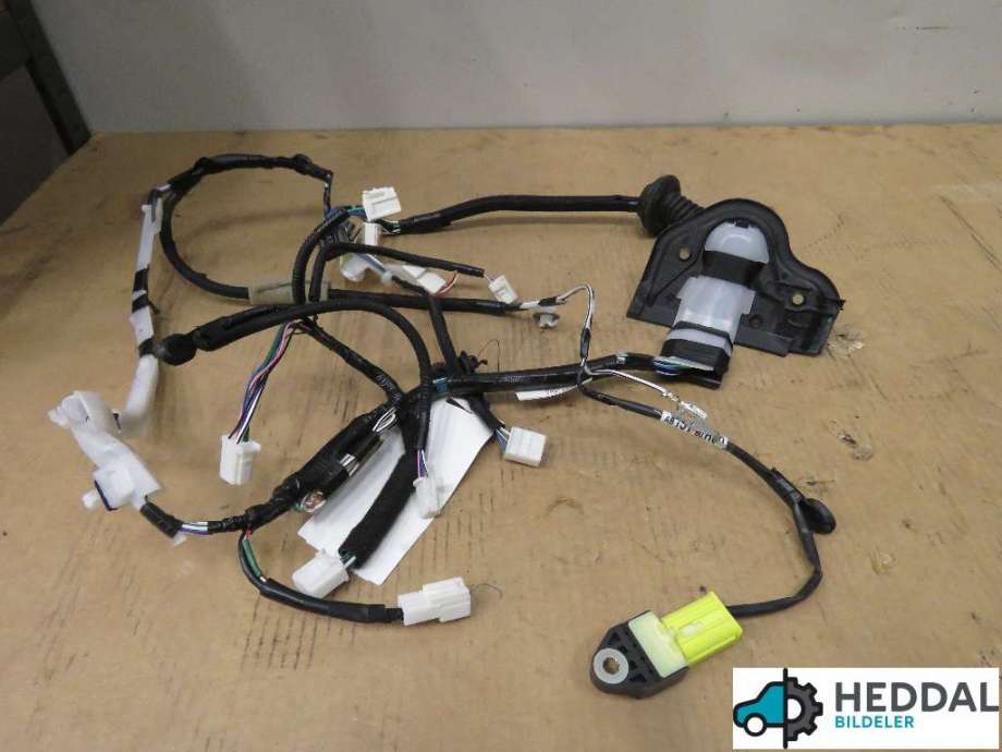 Ledningsnett til Toyota Land Cruiser 150 2014-->> (Fase 2) (TOYOTA|8215160S10|)