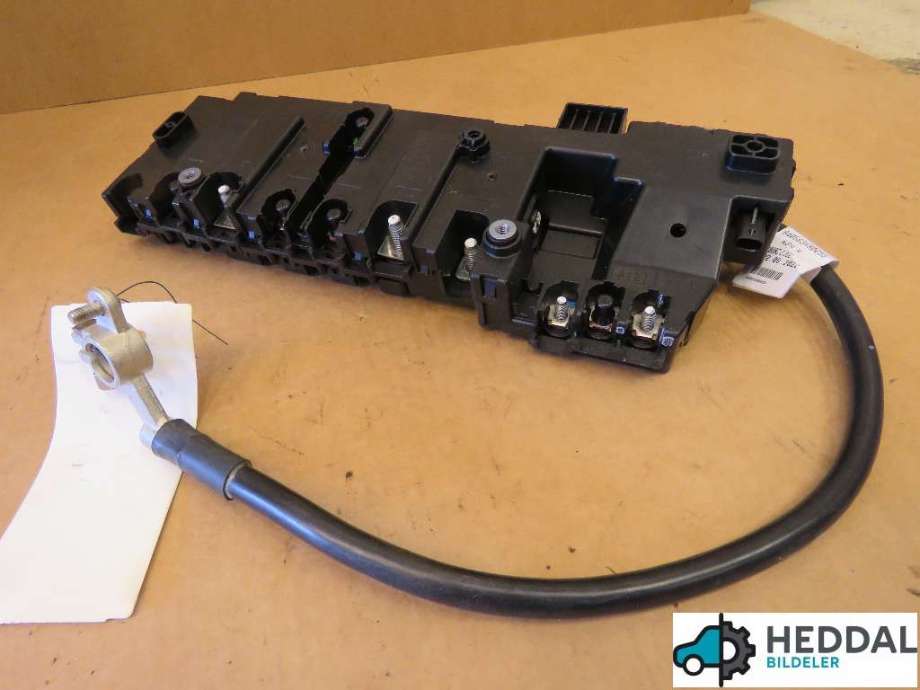 Sikringsboks til Mercedes Vito 2014-->> (W447) (W447) (MERCEDES|A4475407880|)
