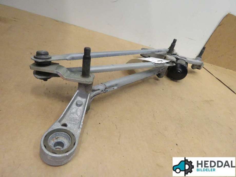 Viskermotor frontrute til Mercedes Vito 2014-->> (W447) (W447) (MERCEDES|A 447 820 00 40|)