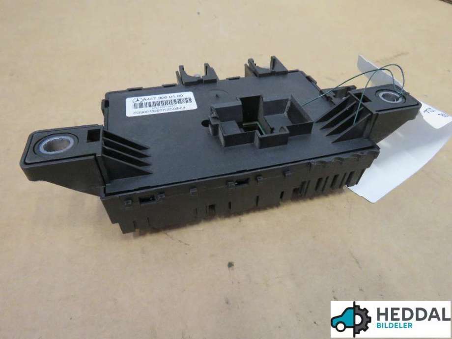 Sikringsboks til Mercedes Vito 2014-->> (W447) (W447) (MERCEDES|A4479060400|)
