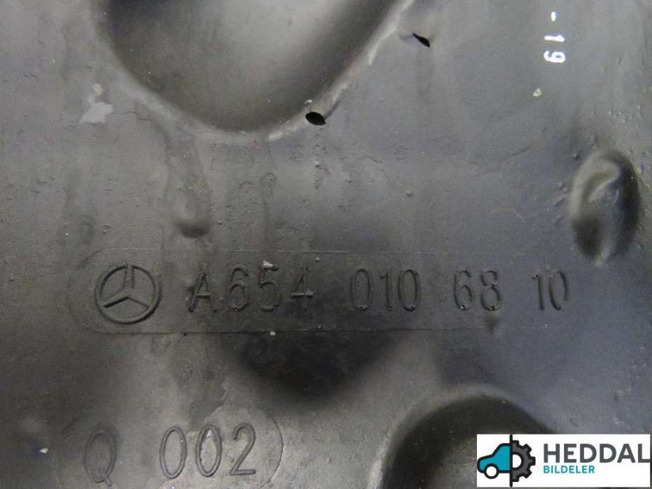 Motordeksel over motor til Mercedes Vito 2014-->> (W447) (W447) (MERCEDES|A 654 010 68 10|)