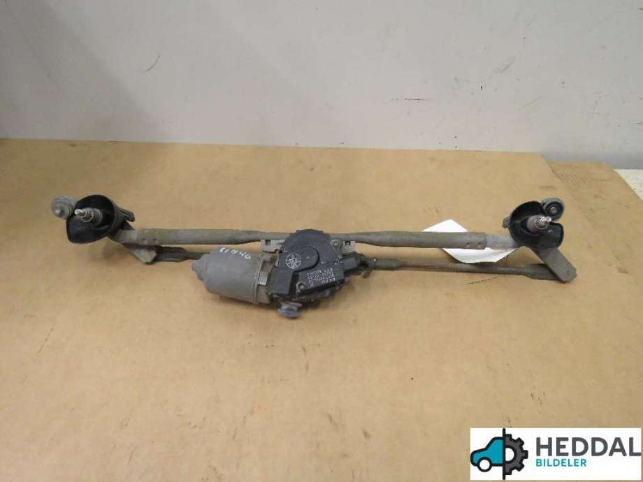Viskermotor frontrute til Toyota Hilux, 2012-2016 (TOYOTA|851100K061)