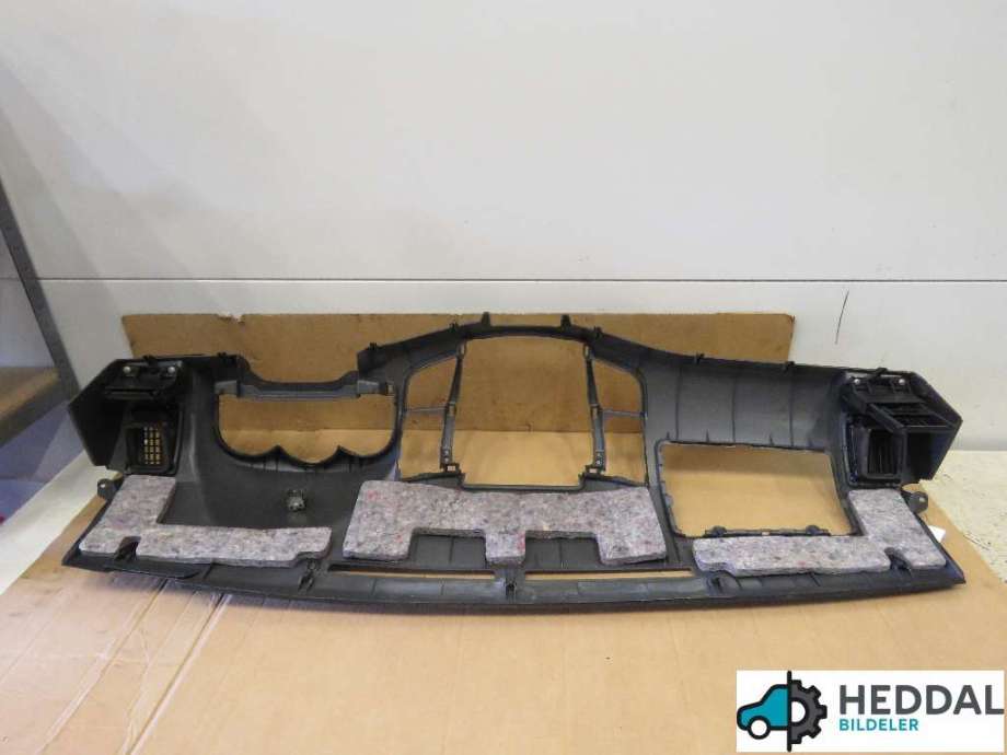 Dashbord til Toyota Hilux 2012-2016 (TOYOTA|553020K020B0|)