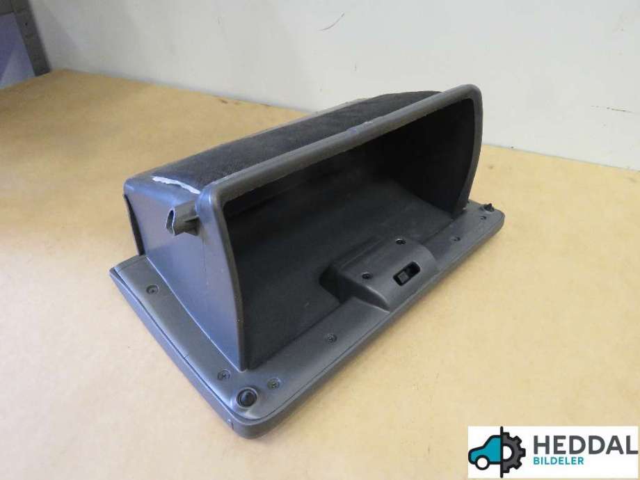 Hanskerom til Toyota Hilux 2012-2016  (TOYOTA|555500K080B1|)