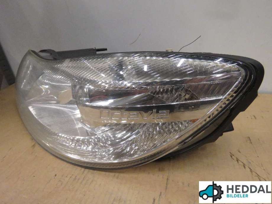 Frontlykt venstre xenon til Škoda Octavia 2009-2013 (Type II, Fase 2)  (SKODA|1Z1 941 017 T|)