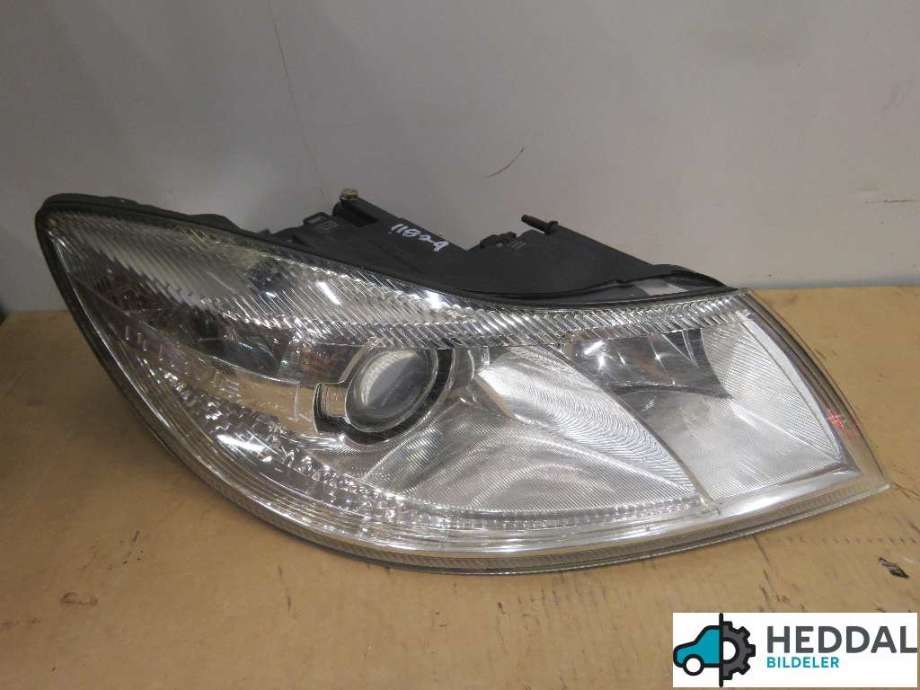 Frontlykt høyre xenon til Škoda Octavia 2009-2013 (Type II, Fase 2) (SKODA|1Z1 941 018 T|)