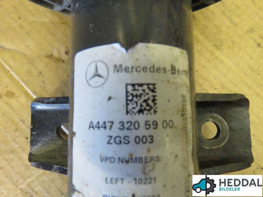 Fjærbein venstre foran til Mercedes EQV 2020-->> (W447) (W447) (MERCEDES|A 447 320 58 00|)
