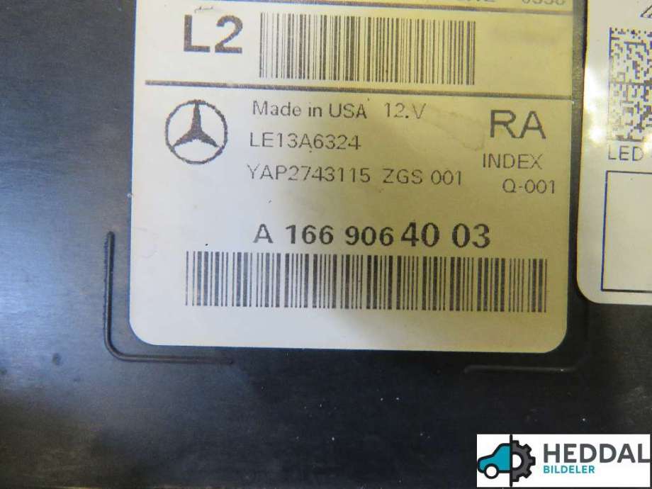 Frontlykt høyre halogen til Mercedes GLE 2015-2018 (Fase 2) (W166) (W166) (MERCEDES|A 166 906 52 03|)