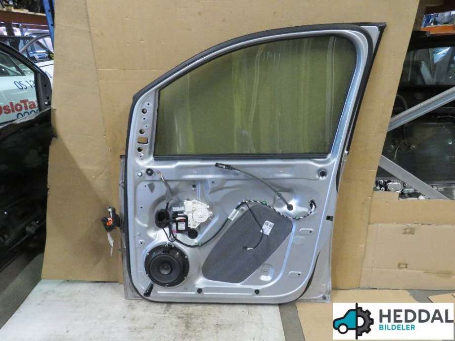 Dør høyre 2dørs til VW Caddy 2015-2020 (Type III, Fase 3) (VOLKSWAGEN|2K5 831 056|)