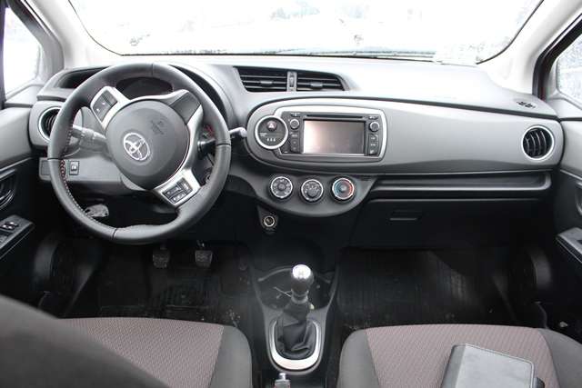Toyota Yaris 2012-2014 (Type III, Fase 1) , Motorkode: 1NR-FE, Girkassekode: 