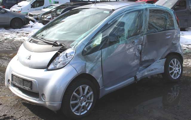 Peugeot iOn 2011-2020 , Motorkode: Y4F1, Girkassekode: 