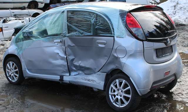 Peugeot iOn 2011-2020 , Motorkode: Y4F1, Girkassekode: 