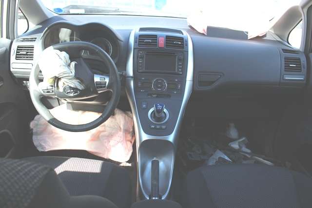 Toyota Auris 2010-2012 (Type I, Fase 2) , Motorkode: 2ZR-FXE, Girkassekode: 