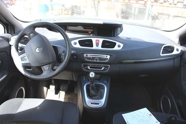 Renault Scenic 2009-2016 (Type III) , Motorkode: F9Q 8, Girkassekode: 