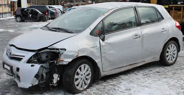 Toyota Auris 2010-2012 (Type I, Fase 2) , Motorkode: 2ZR-FXE, Girkassekode: 