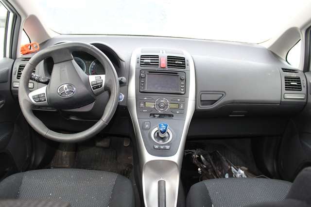 Toyota Auris 2010-2012 (Type I, Fase 2) , Motorkode: 2ZR-FXE, Girkassekode: 