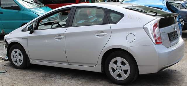 Toyota Prius 2009-2016 (Type III) (COMBI) (COMBI), Motorkode: 2ZR-FXE, Girkassekode: 
