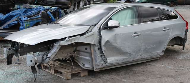Volvo V60 2010-2013 (Type I, Fase 1) , Motorkode: D 4162 T, Girkassekode: 