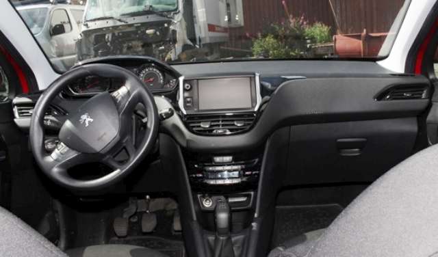 Peugeot 208 2012-2019 (Type I) , Motorkode: HMZ, Girkassekode: 