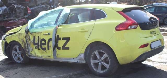 Volvo V40 2012-2019 , Motorkode: D 4162 T, Girkassekode: 