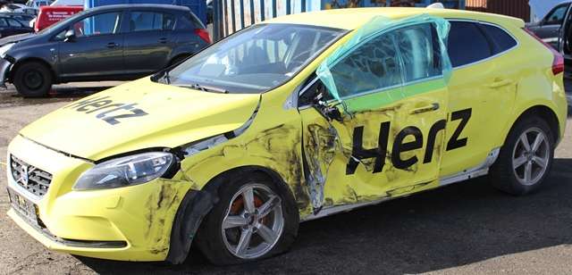 Volvo V40 2012-2019 , Motorkode: D 4162 T, Girkassekode: 