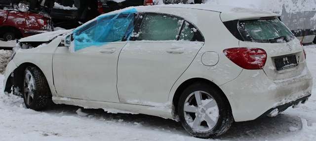 Mercedes A-Klasse 2012-2018 (W176) (W176), Motorkode: M270.910, Girkassekode: 711.643