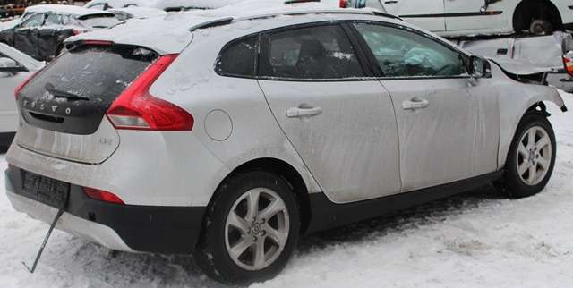 Volvo V40 2012-2019 , Motorkode: D 4162 T, Girkassekode: 