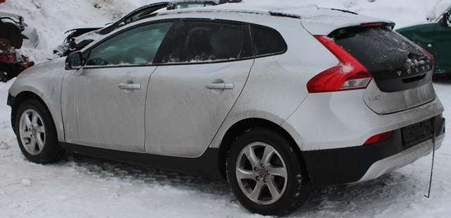 Volvo V40 2012-2019 , Motorkode: D 4162 T, Girkassekode: 