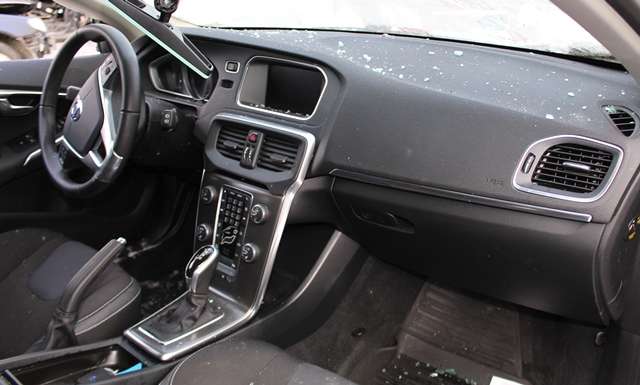 Volvo V40 2012-2019 , Motorkode: D 4204 T8, Girkassekode: 
