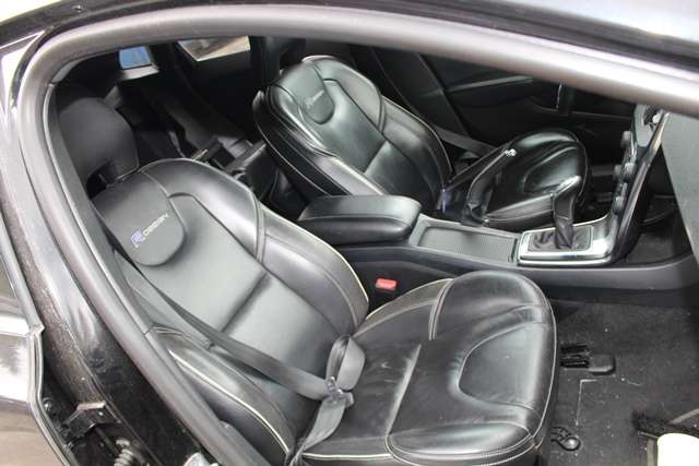 Volvo V40 2012-2019 , Motorkode: D 4162 T, Girkassekode: 