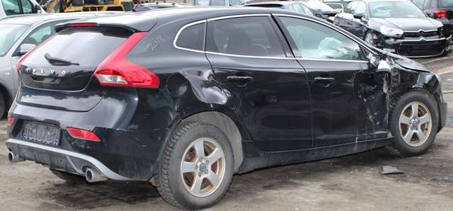 Volvo V40 2012-2019 , Motorkode: D 4162 T, Girkassekode: 