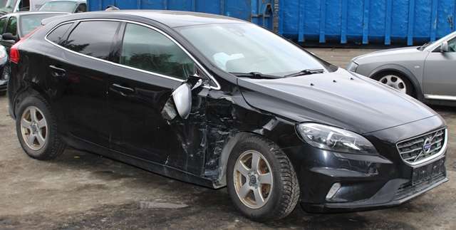 Volvo V40 2012-2019 , Motorkode: D 4162 T, Girkassekode: 