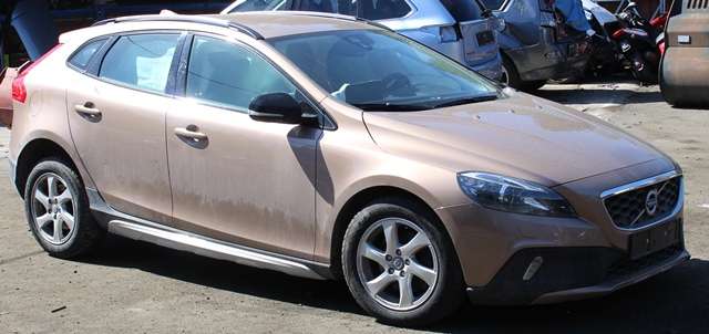 Volvo V40 2012-2019 , Motorkode: D 4162 T, Girkassekode: 