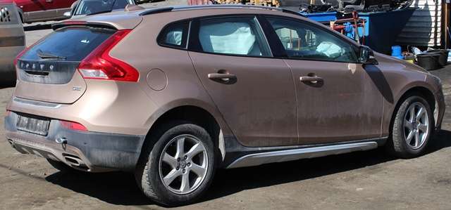 Volvo V40 2012-2019 , Motorkode: D 4162 T, Girkassekode: 